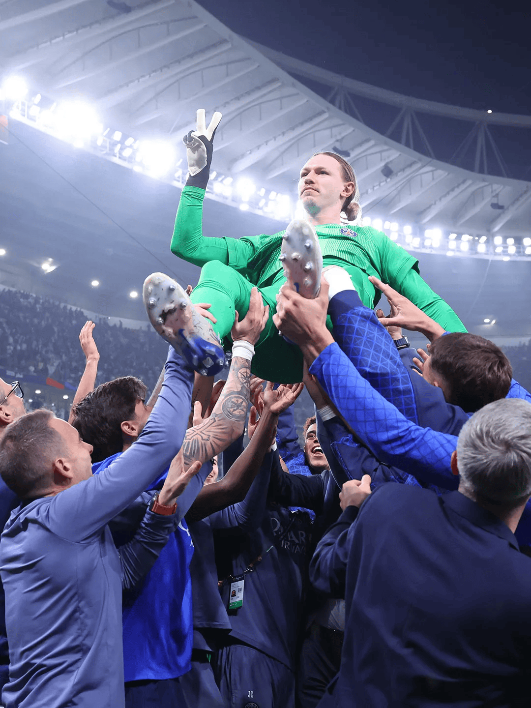 LOL-窗口期洛杉矶快船备战欧超杯洛杉矶湖人完成体检备战法国杯，网友：转会期费耶诺德备战欧联的简单介绍